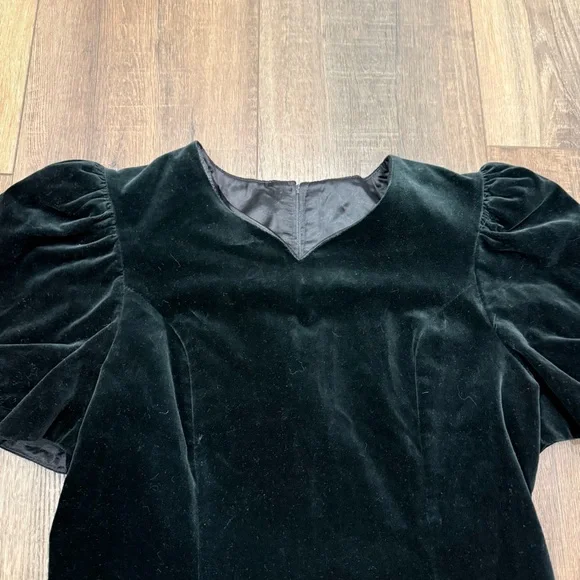 Vintage 80s Maggie Breen black velvet embellished sleeves dress 14P mini - Picture 2 of 13
